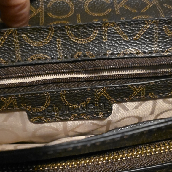 Calvin Klein Garnet Shoulder Bag in Brown and Tan With Pink Front Closure - Picture 6 of 10